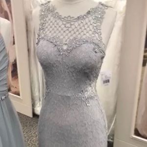 Women’s prom/bridal dress